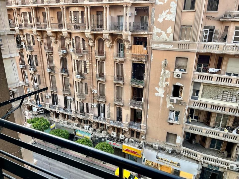Elegant Downtown Cairo apt with Balcony and Views Apartment in Cairo