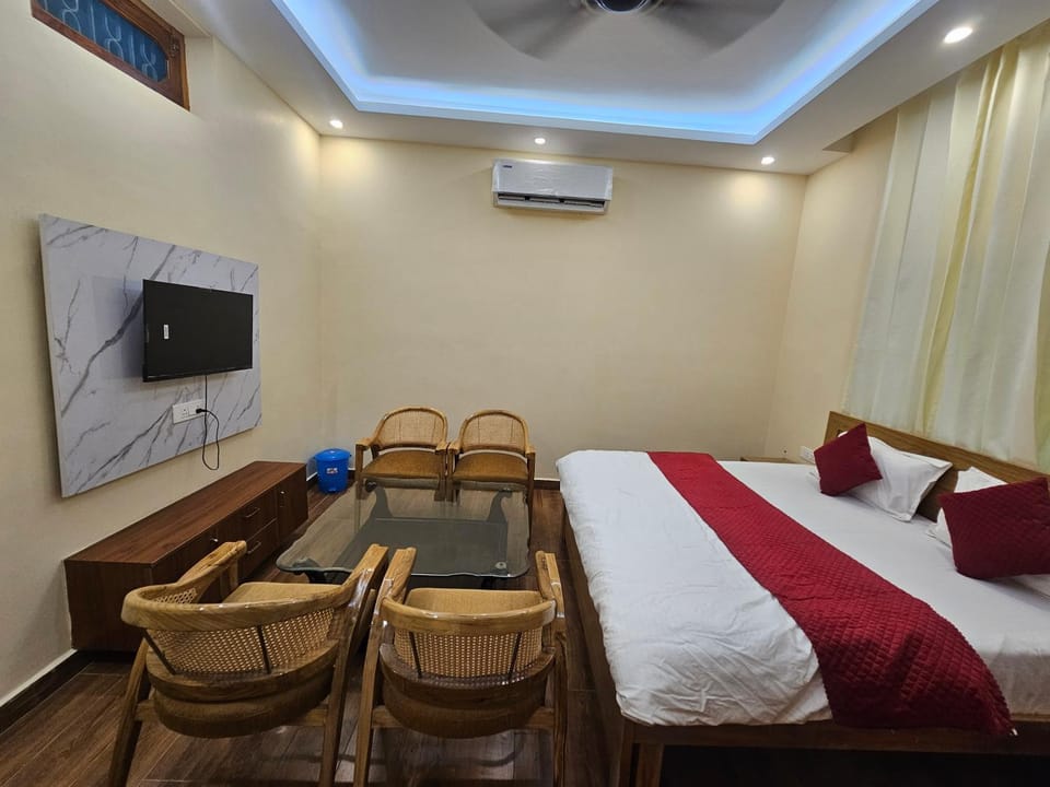 TV and multimedia, Photo of the whole room, Bedroom