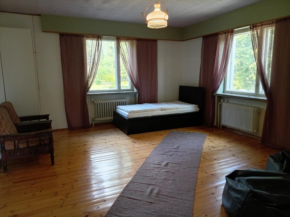 Maaseudun rauhassa perinteisen ulkosaunan kanssa Apartment in Finland