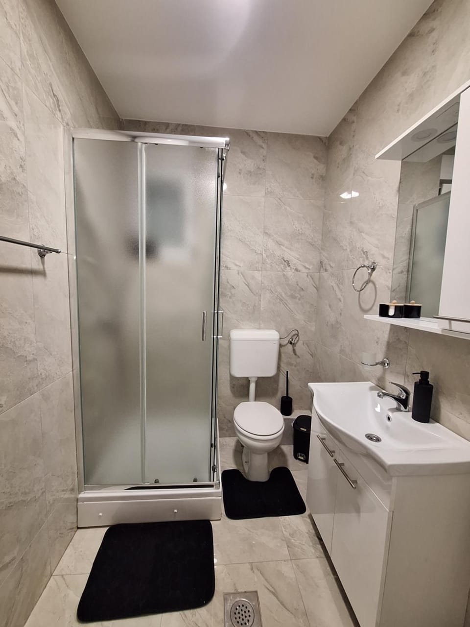 Shower, Toilet, Bathroom