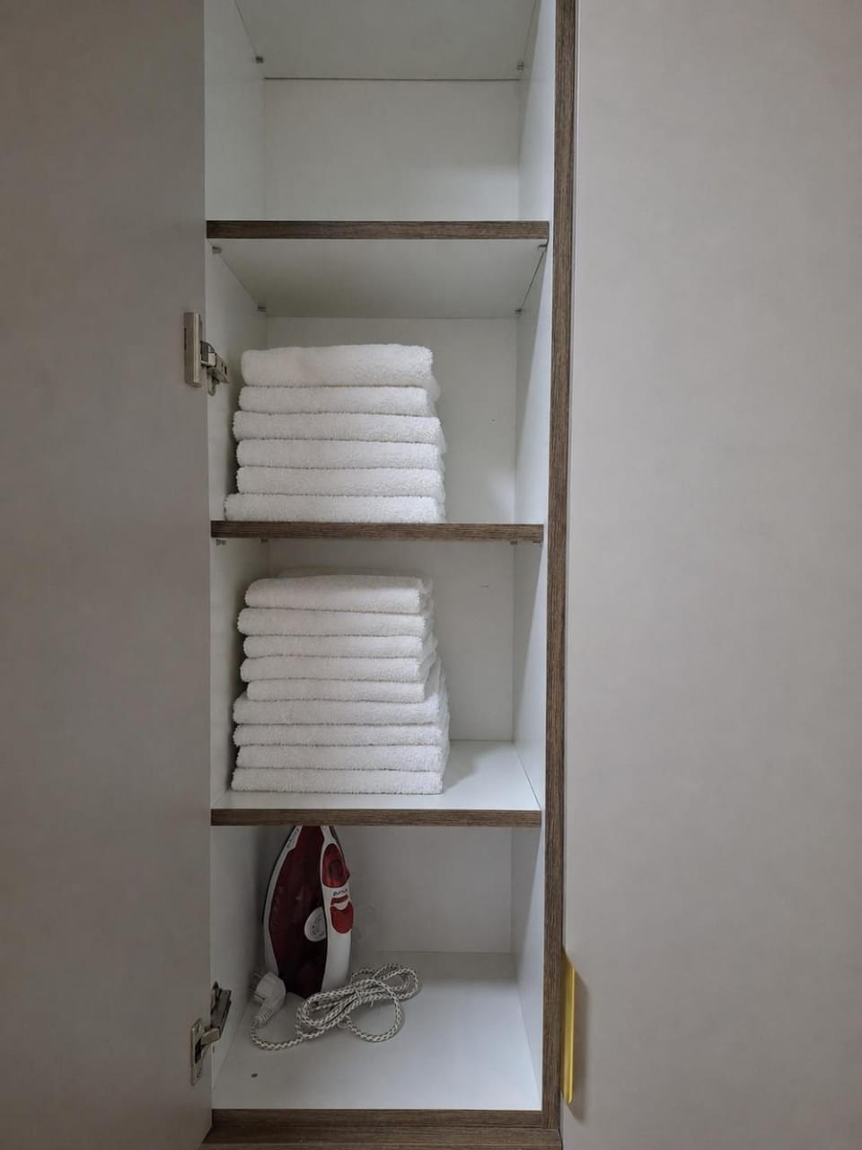 towels, wardrobe