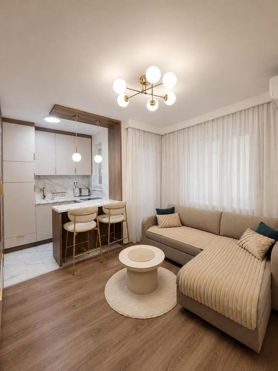 Kitchen or kitchenette, Living room, Seating area, Dining area