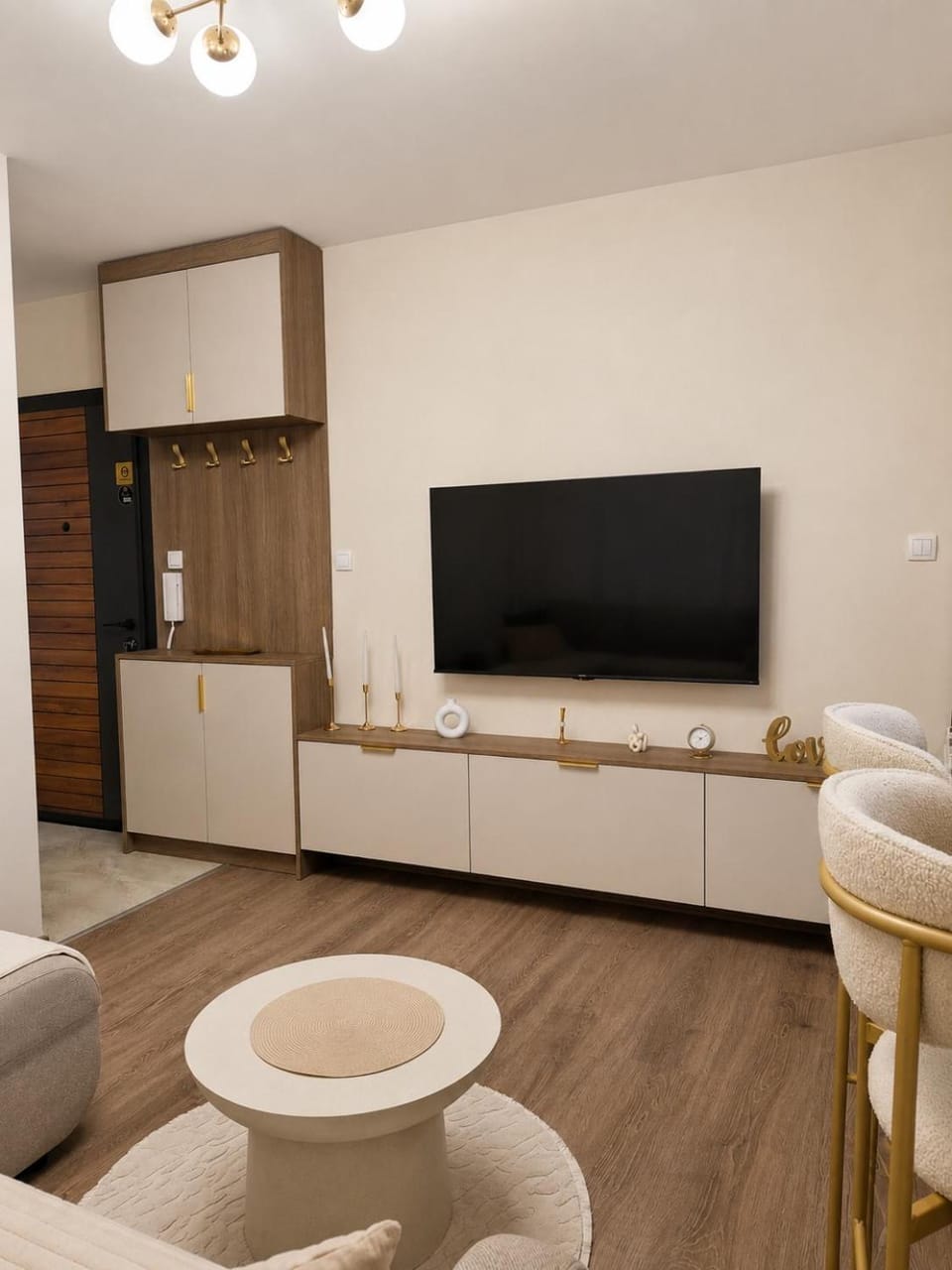 TV and multimedia, Seating area, Evening entertainment