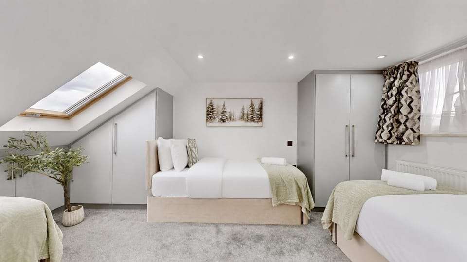 Bed, Photo of the whole room, Bedroom, wardrobe