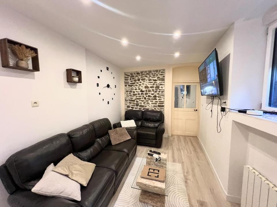 Appartement atypique et moderne Apartment in Fougères