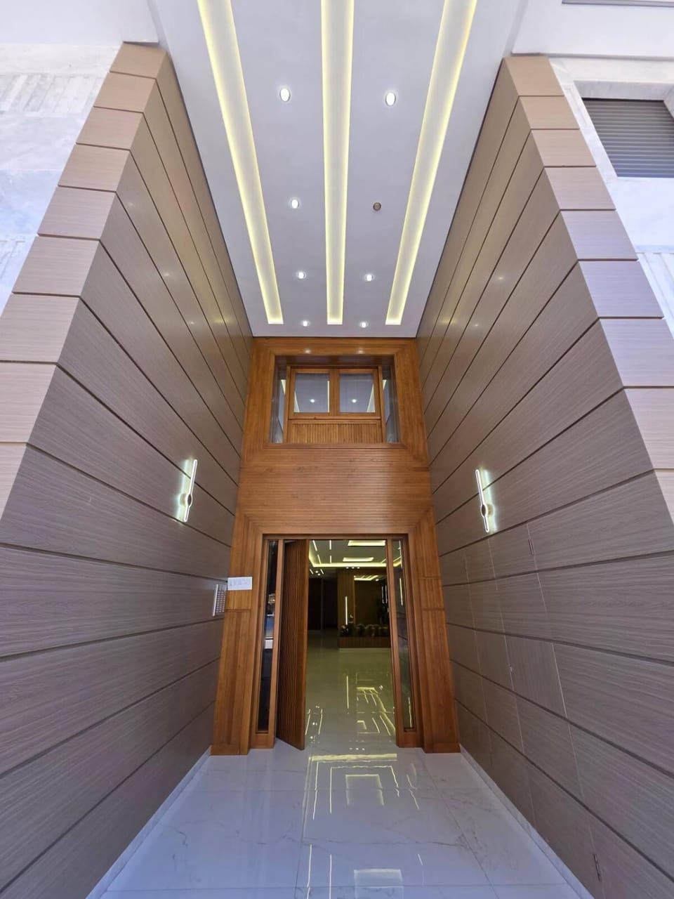Facade/entrance