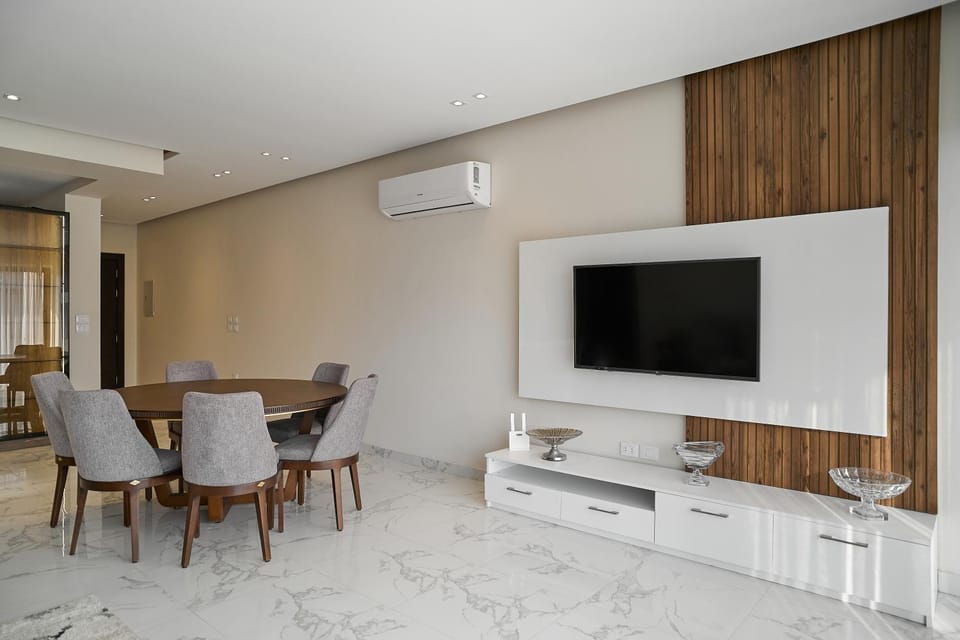 TV and multimedia, Dining area