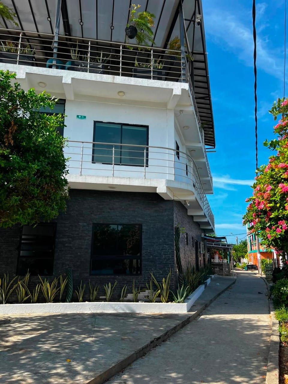 Property building, Day, Neighbourhood, Street view
