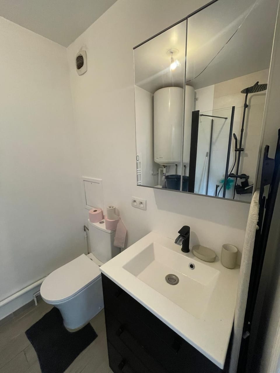 Cozy 1-bedroom apartment - 4 people - Metro 11 - Paris 20 minutes away Apartment in Île-de-France