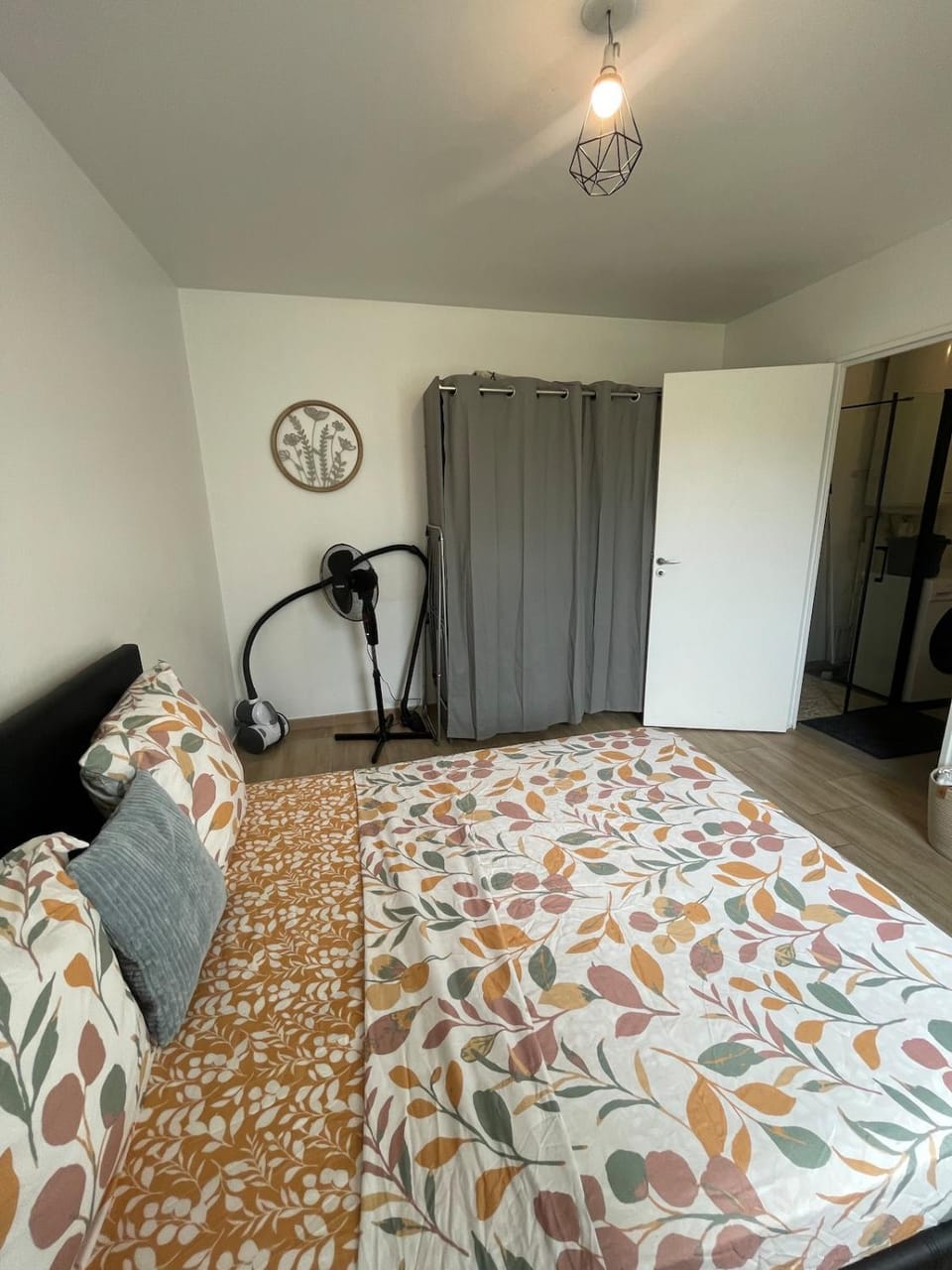 Cozy 1-bedroom apartment - 4 people - Metro 11 - Paris 20 minutes away Apartment in Île-de-France