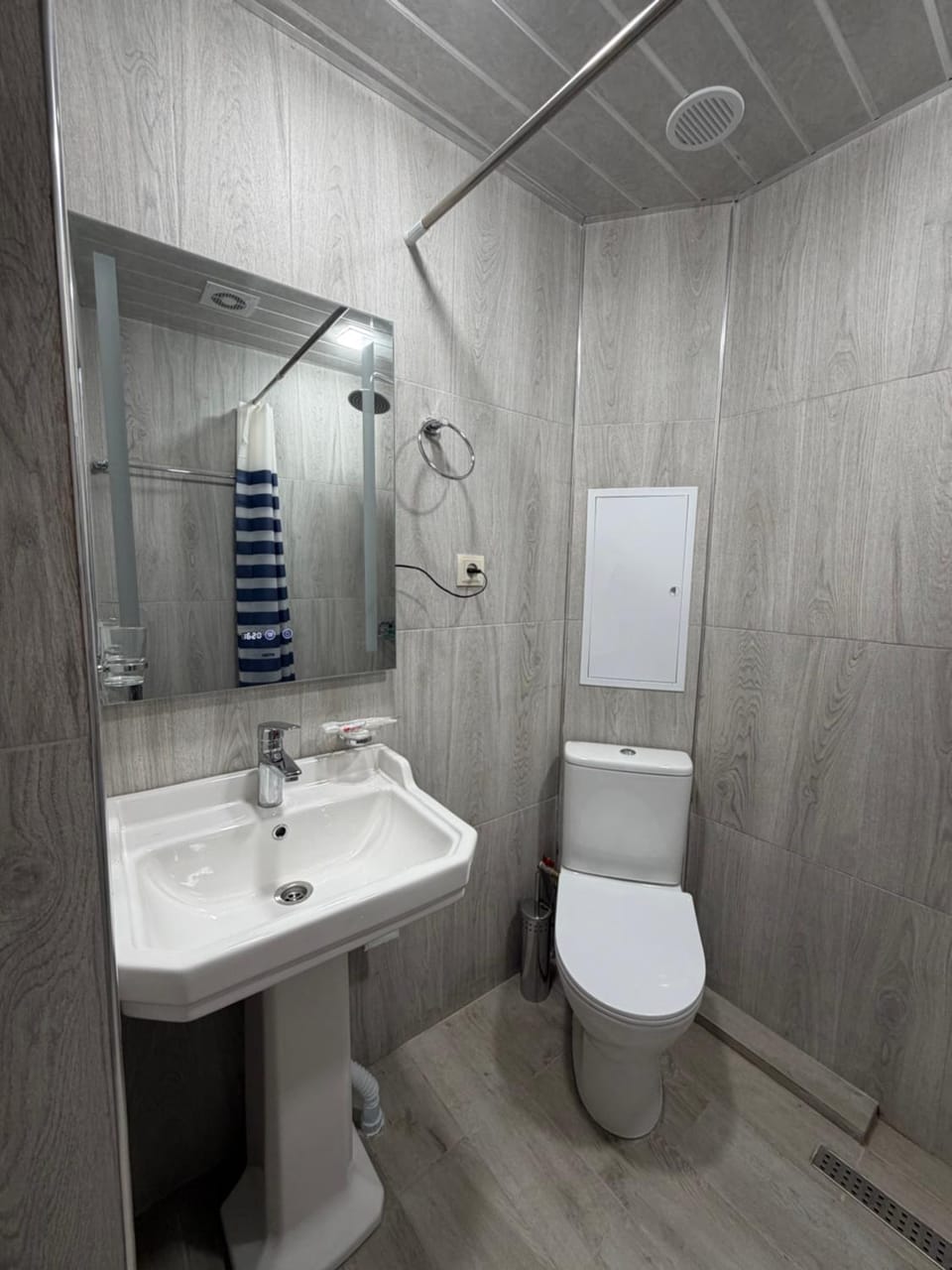 Shower, Toilet, Bathroom