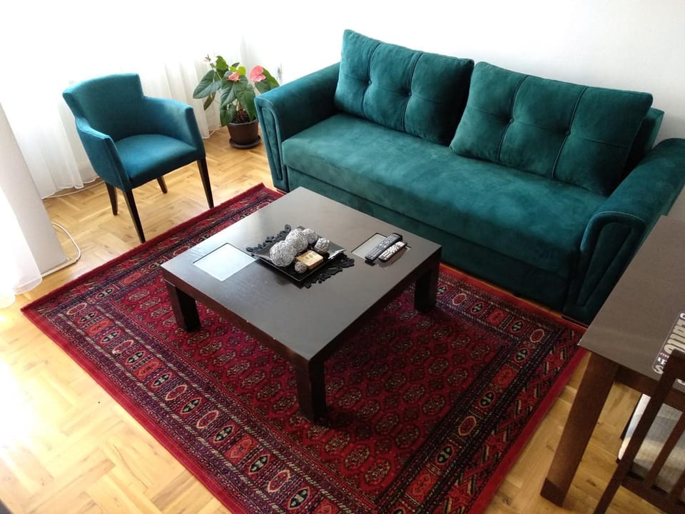 Day, Living room, Seating area, On site