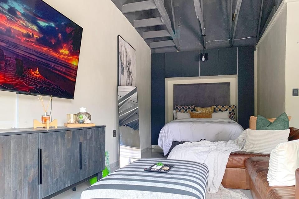 Forest Loft Studio Pool BBQ Workspace Apartment in Sandton