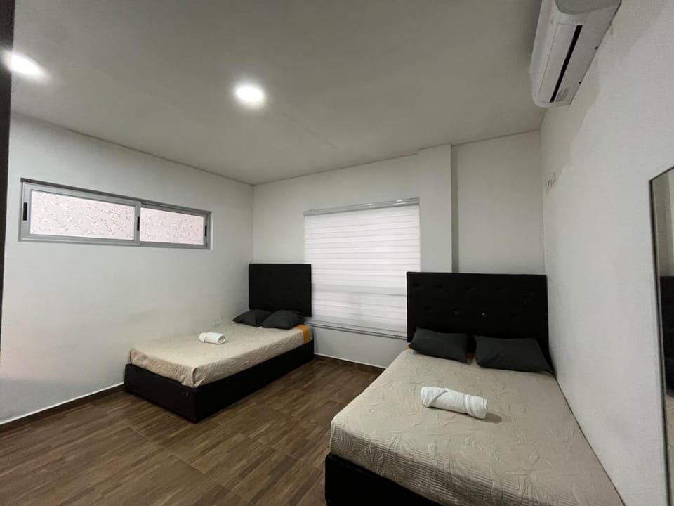 Suite céntrica 2 camas matrimoniales Smart TV Apartment in Monterrey