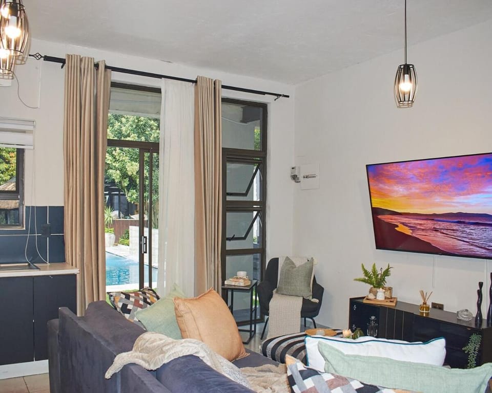 Forest Hideaway 1-Bed, Pool BBQ Apartment in Sandton