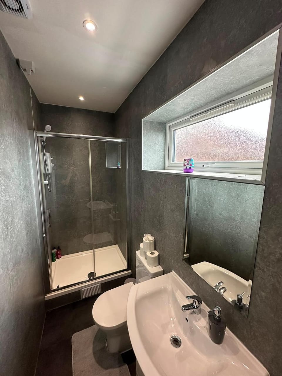 Shower, Toilet, Bathroom, Bath