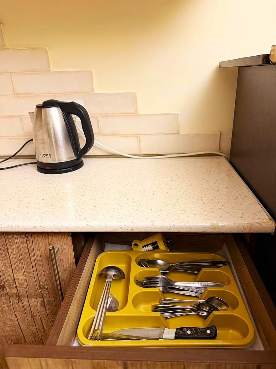 Coffee/tea facilities, Kitchen or kitchenette