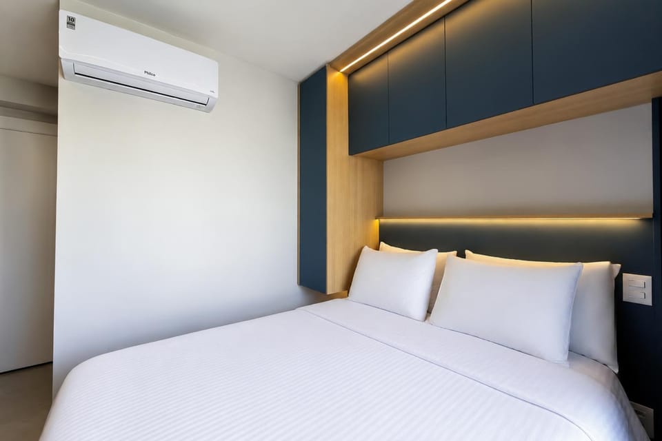 Studio com Piscina Rooftop, 5 Min CGH Apartment in Sao Paulo City