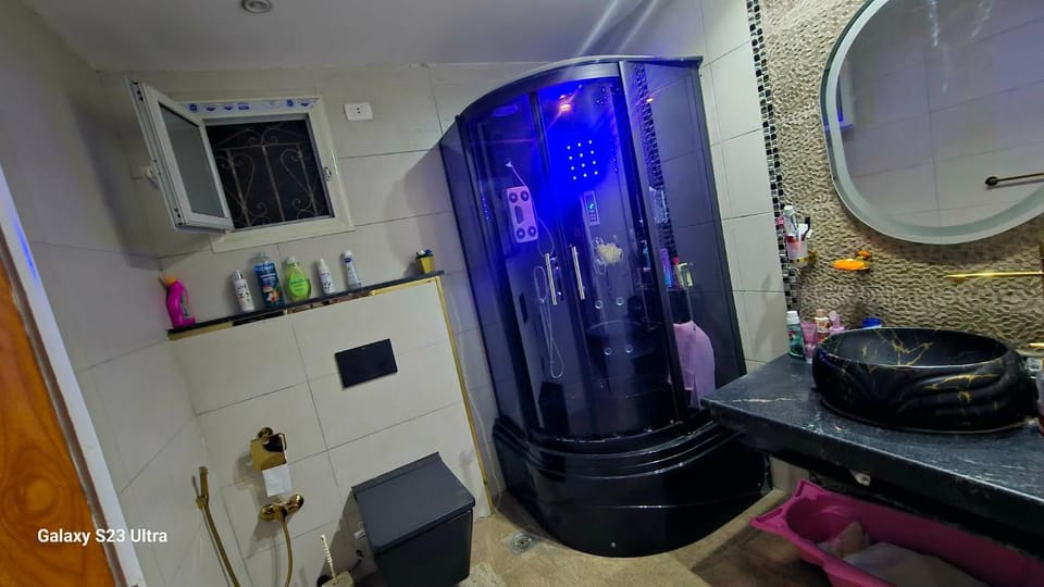 شقه مفروشه تطل على شارع صلاح سالم الرئيسي Apartment in Cairo