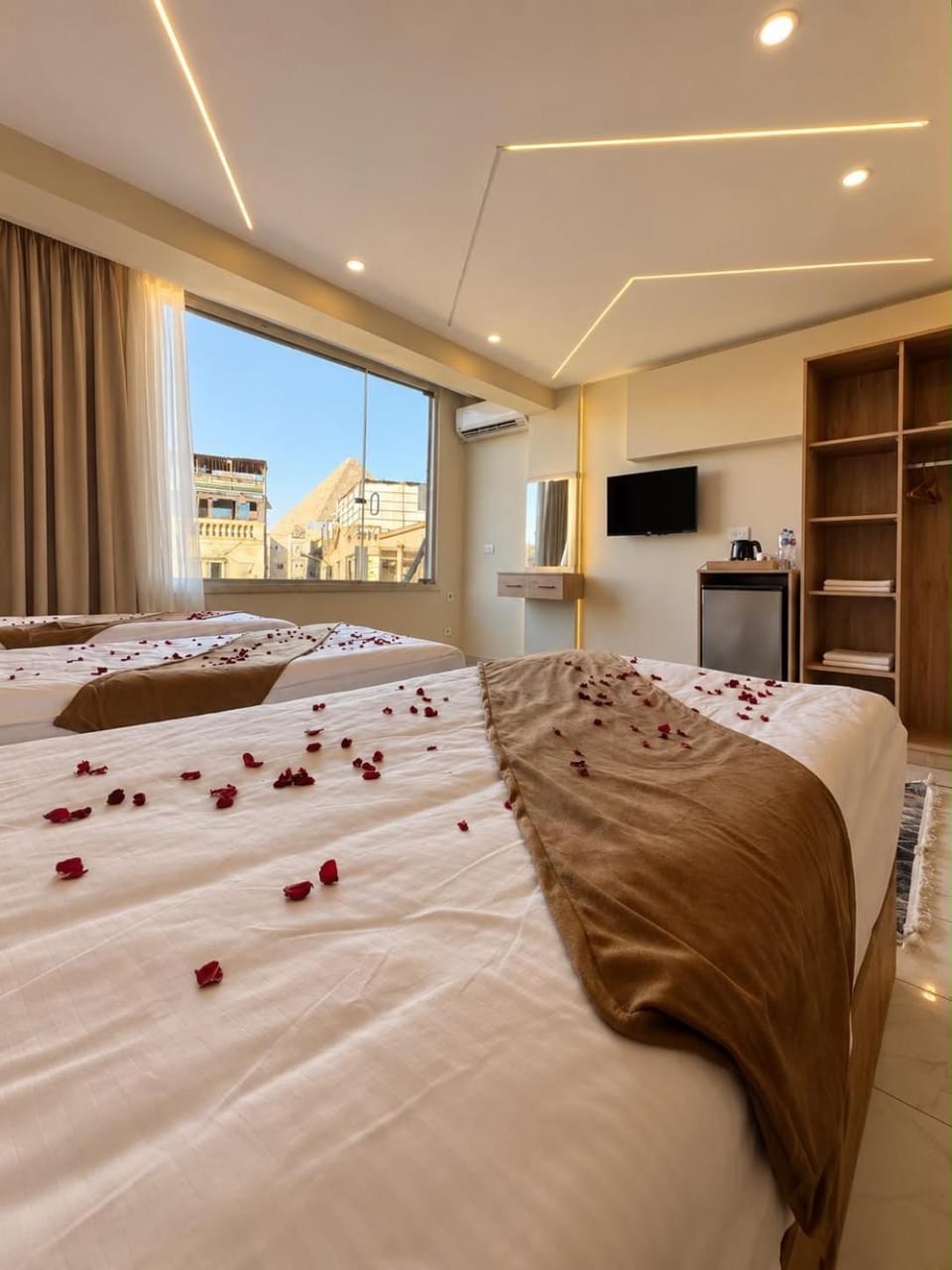 Communal lounge/ TV room, Bed, TV and multimedia, Photo of the whole room, Evening entertainment, Bedroom