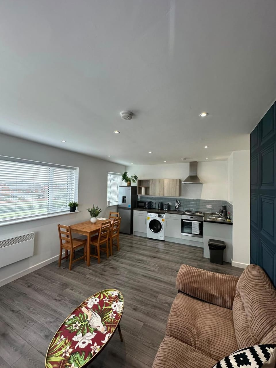 Kitchen or kitchenette, Living room, Seating area, Dining area, oven, stove, toaster