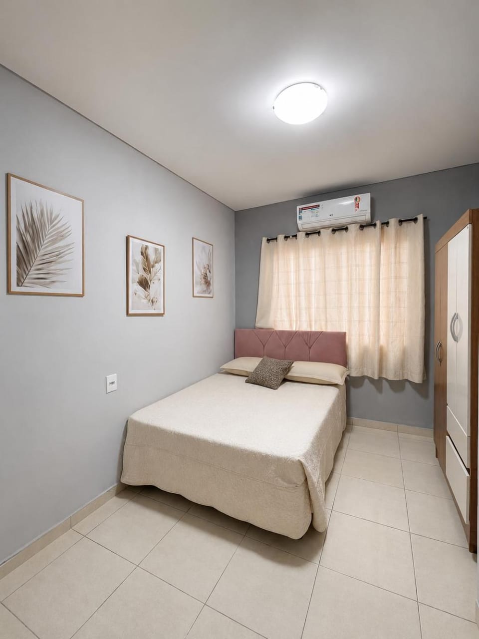 Kitchen or kitchenette, Dining area, oven, stove