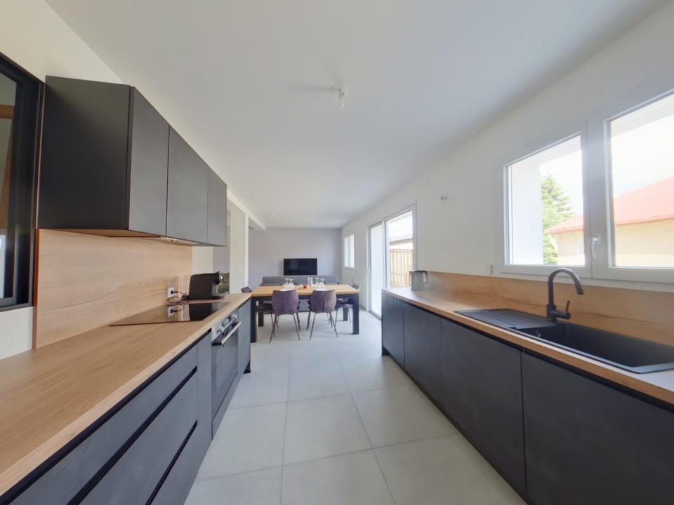 Appartement moderne, nature calme - 6 pers. - FR-1-834-37 Apartment in Jura