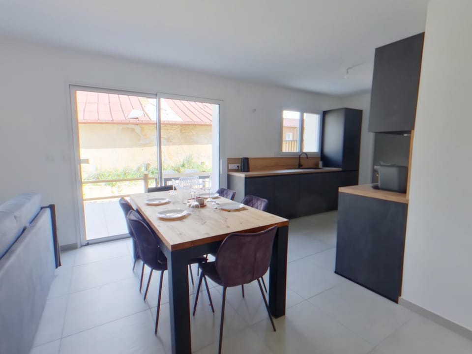 Appartement moderne, nature calme - 6 pers. - FR-1-834-37 Apartment in Jura
