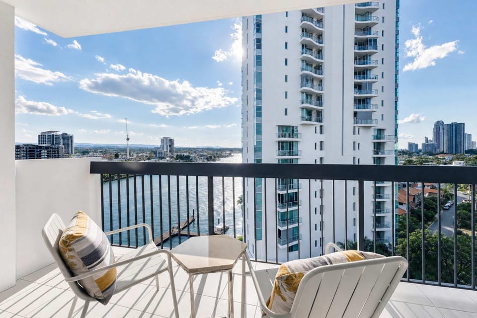 Balcony/Terrace, River view