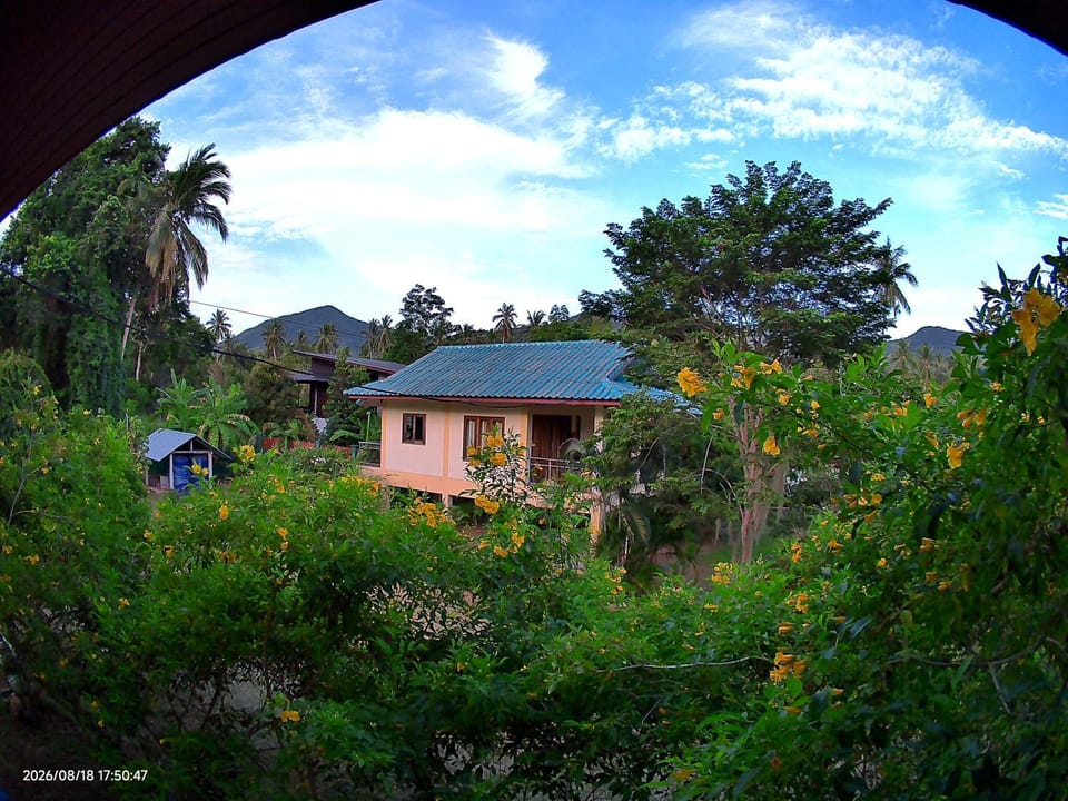 Koh Phangan Bungalows - Maduea Wan A House in Ban Tai