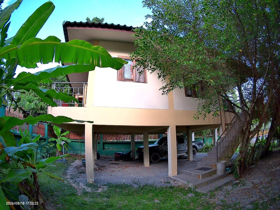 Koh Phangan Bungalows - Maduea Wan A House in Ban Tai