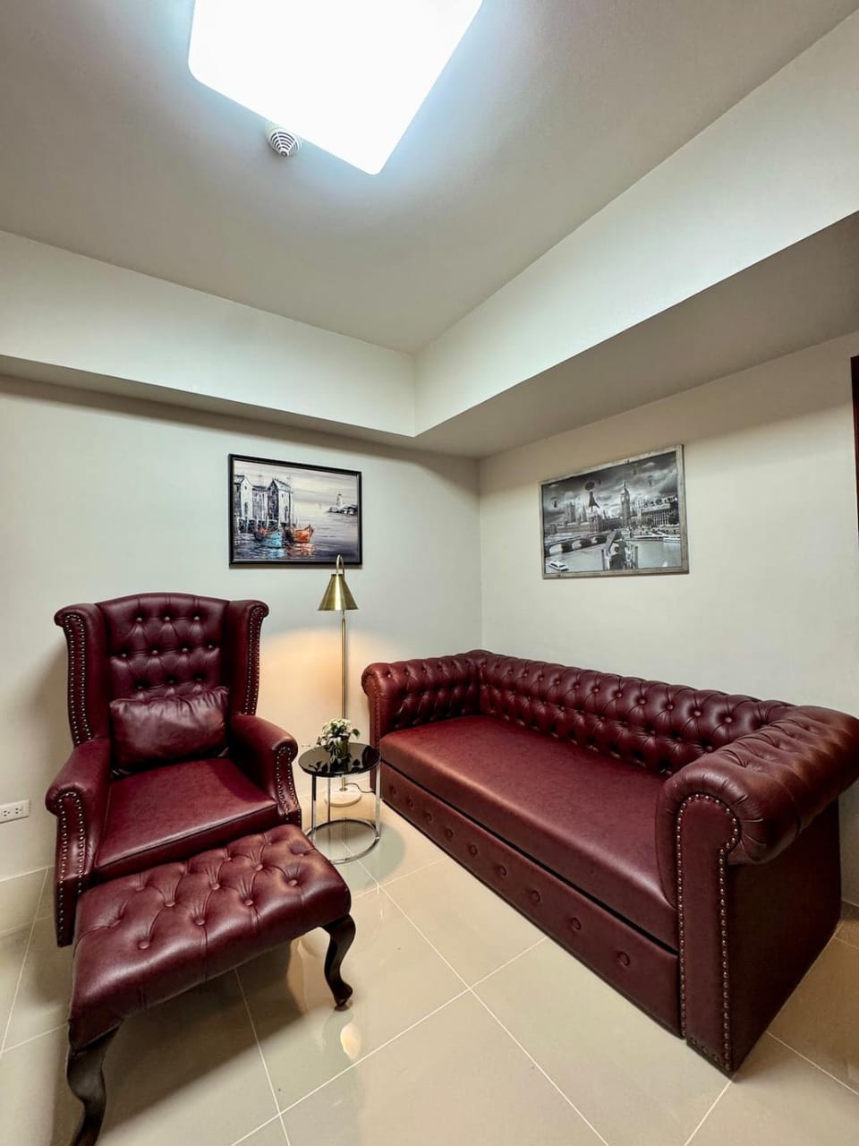 Living room, Seating area