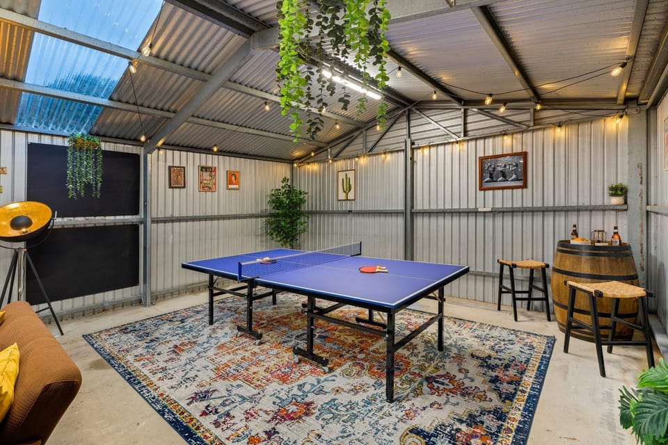 Table tennis, Seating area