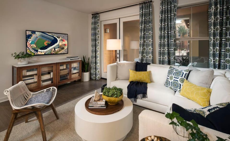 Disneyland Luxe Escape 2BD -7 Min Away with FREE PARKING Apartment in Orange