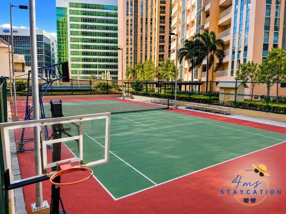 Luxury Studio Stay Near Venice Grand Canal Apartment in Makati