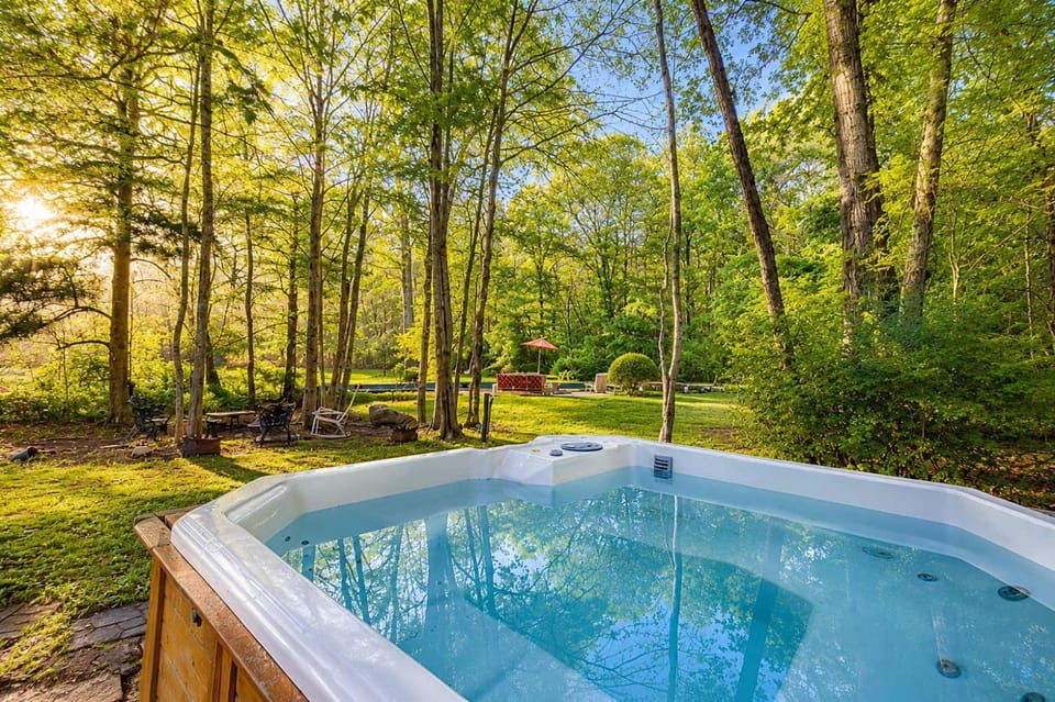 Garden, Hot Tub