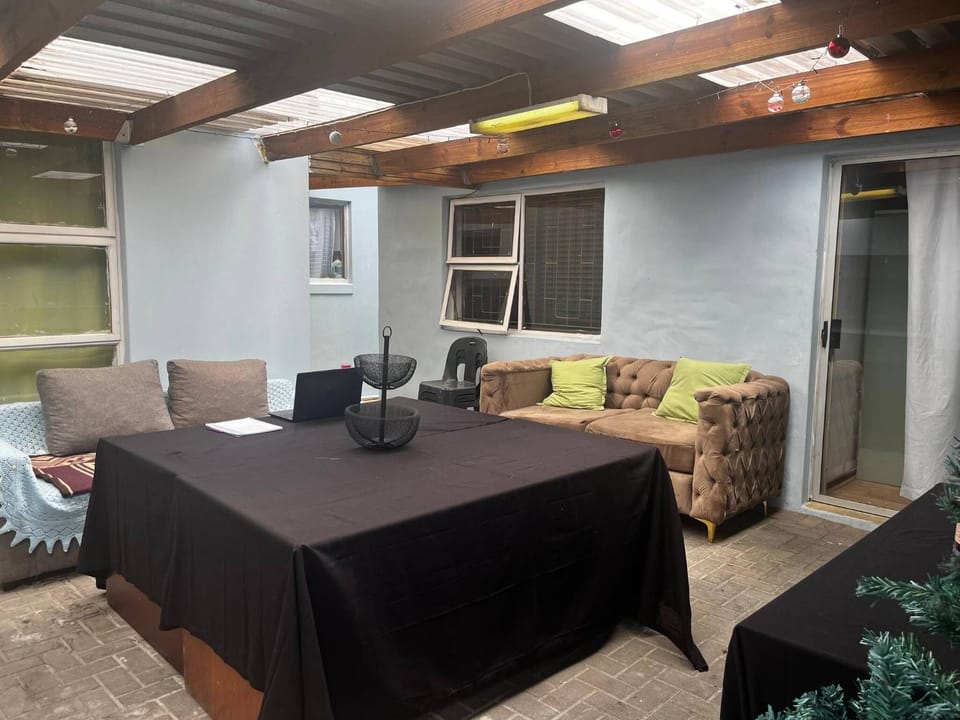 Serene 3-Bedroom Apartment in Cape Town - Pets Welcome Apartment in Cape Town