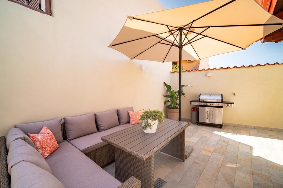 Patio, BBQ facilities, Garden, Seating area