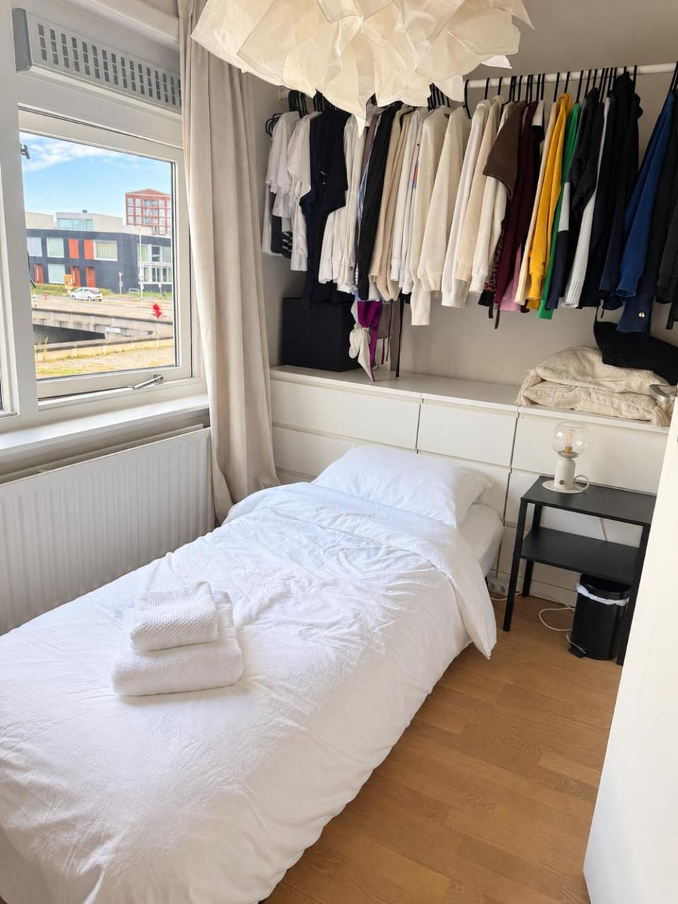 Bed, Bedroom, towels