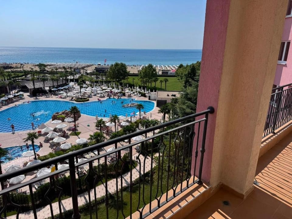 Luxury Seaview Apartment 50m sea Apartment in Sunny Beach