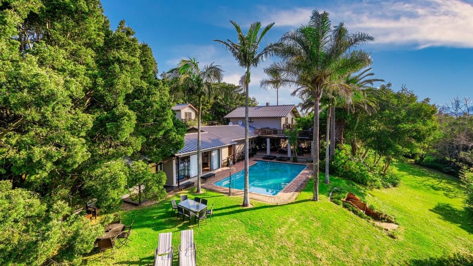 Property building, Garden, Garden view, Swimming pool, sunbed