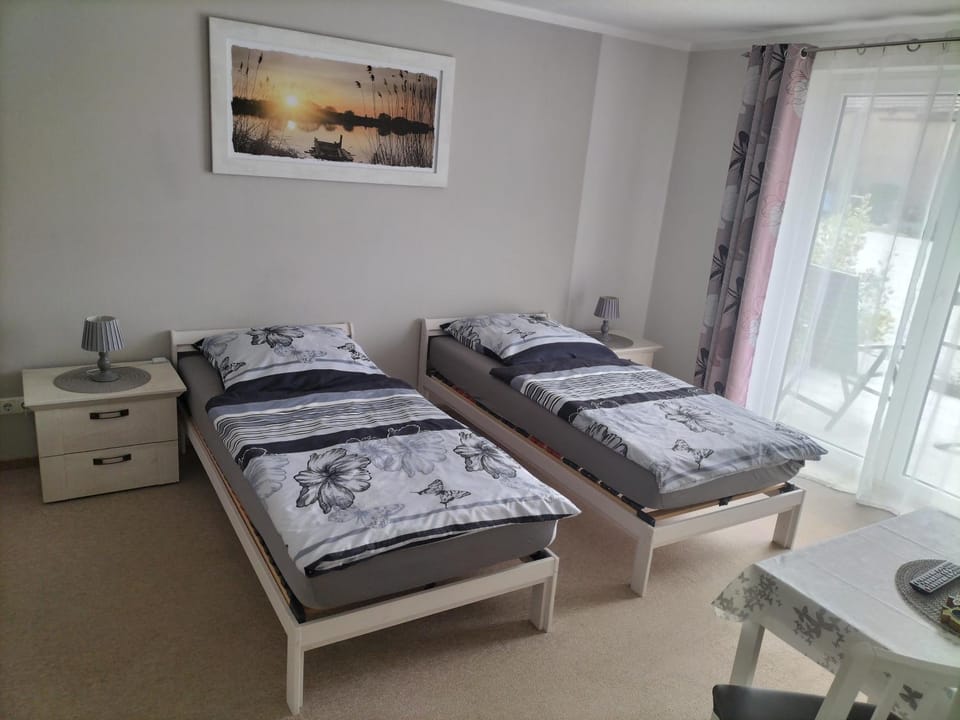 Coffee/tea facilities, Dining area, Bedroom
