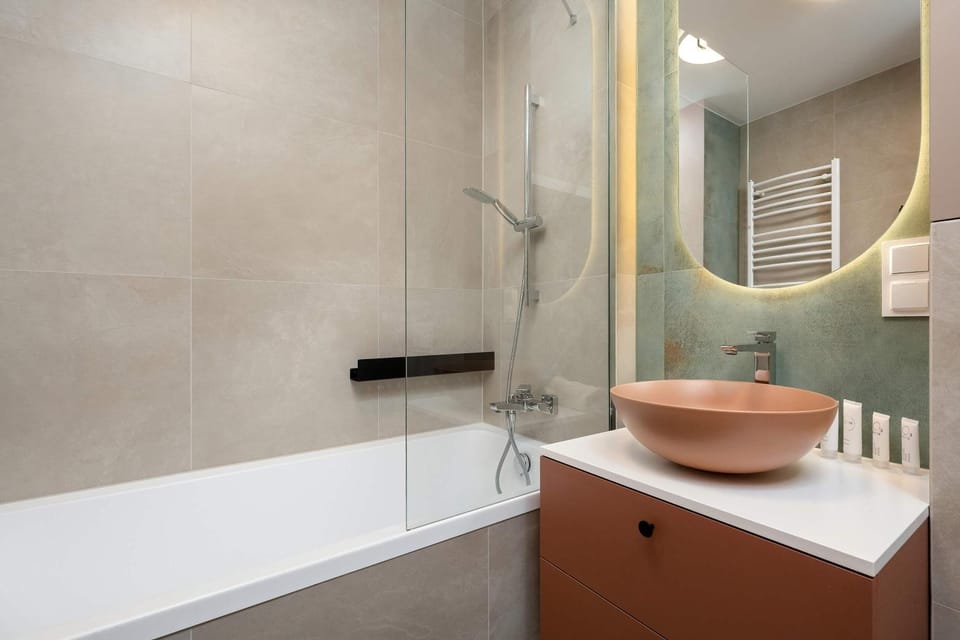 Bathroom, Bath