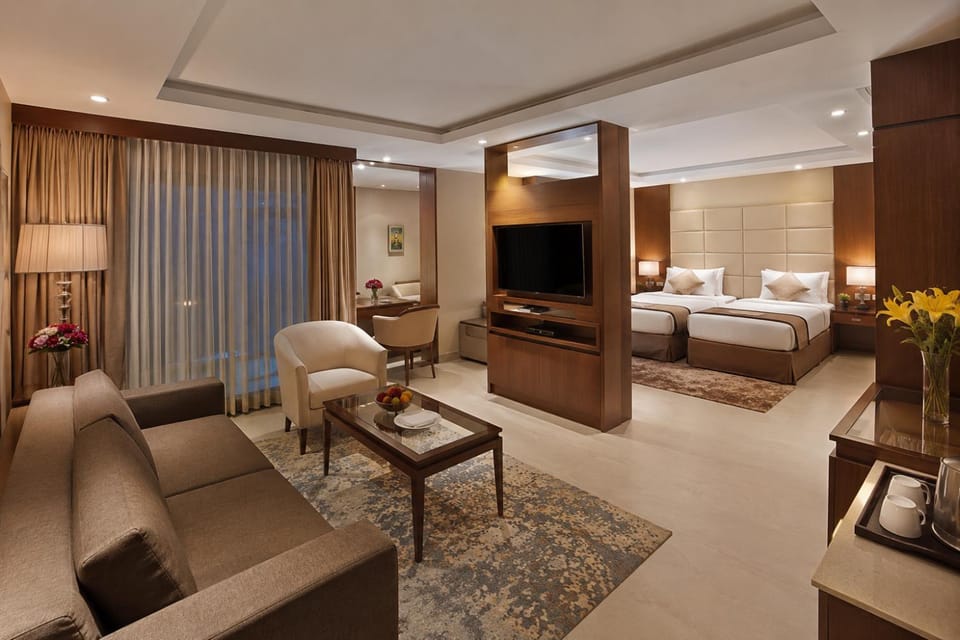 Bed, Seating area