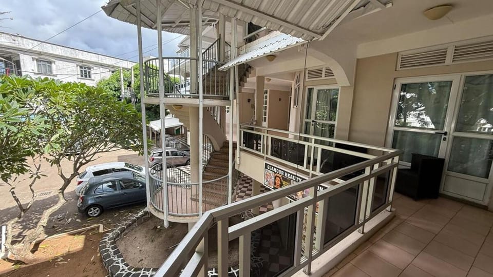 Sun-Kissed 2-Bedroom Near the Waves Apartment in Trou-aux-Biches