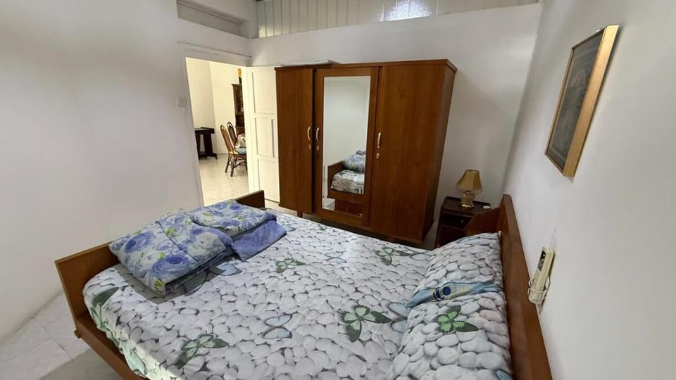 Sun-Kissed 2-Bedroom Near the Waves Apartment in Trou-aux-Biches