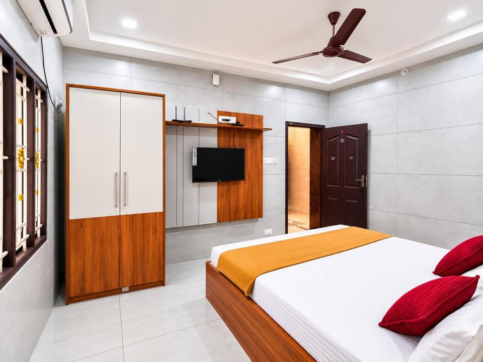 TV and multimedia, Bedroom, wardrobe, air conditioner