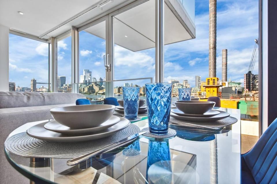 Skyline Views Luxe Apartment Central Location Apartment in London Borough of Southwark