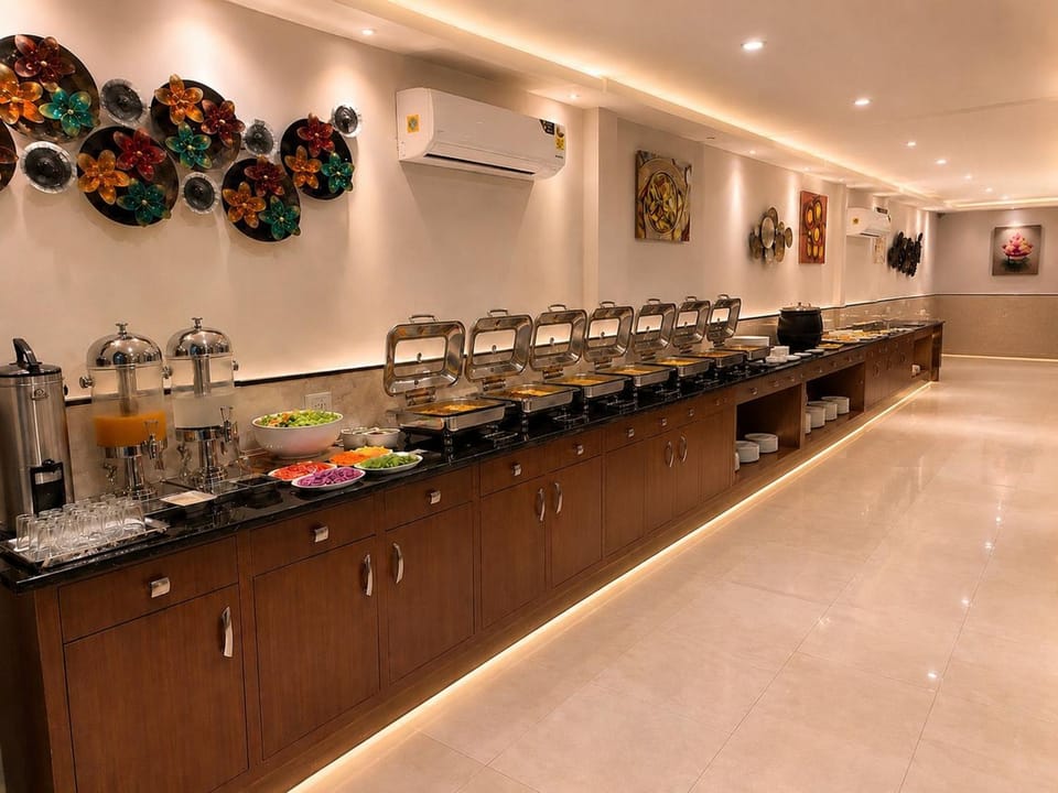 Restaurant/places to eat, Buffet breakfast