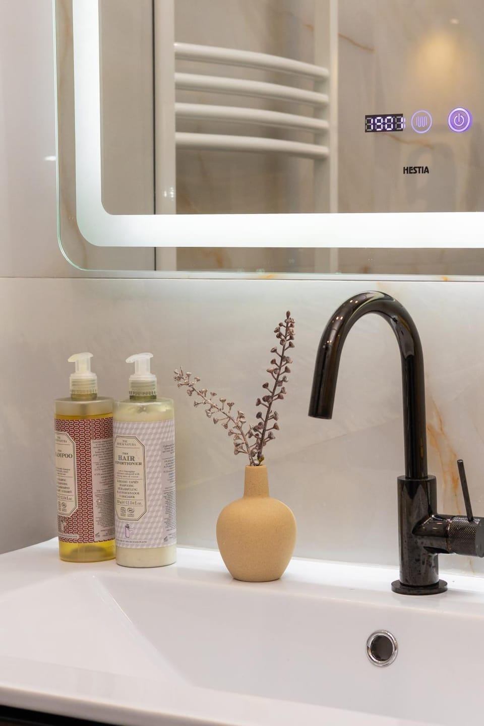 Bathroom, Decorative detail